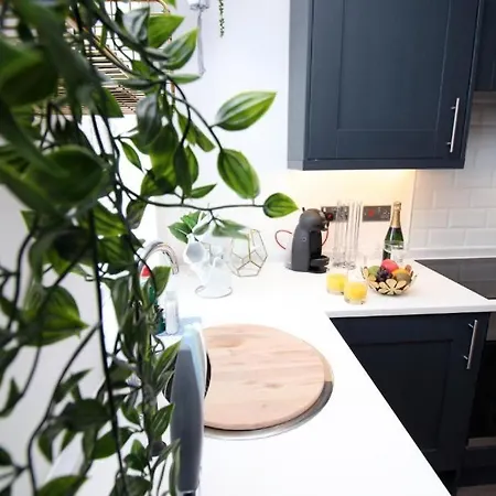 Chic 3-Bed Stay Near Cardiff'S Top Sights Exterior photo
