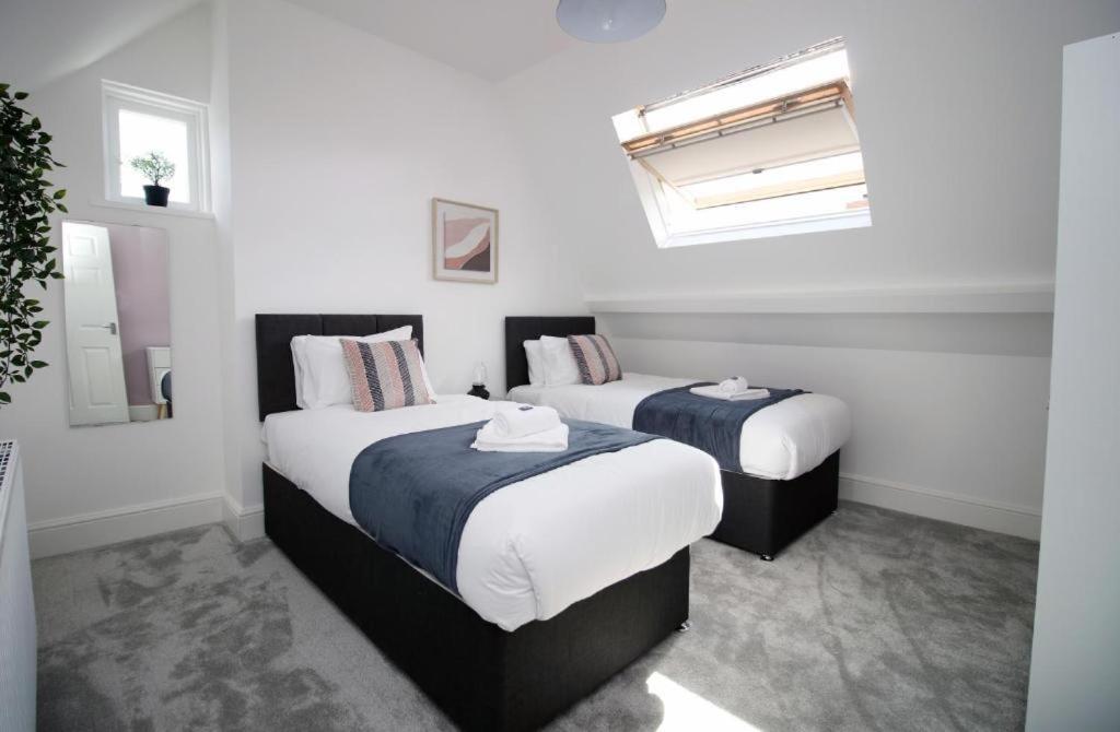 Chic 3-bed Near Cardiff's Sights *