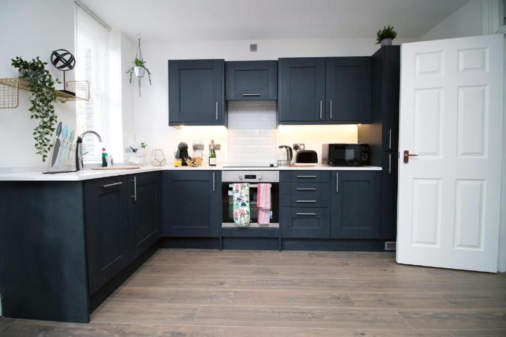 Chic 3-bed Near Cardiff's Sights Apartment