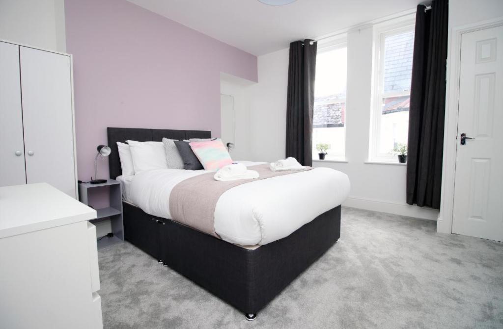 Chic 3-bed Near Cardiff's Sights * Cardiff