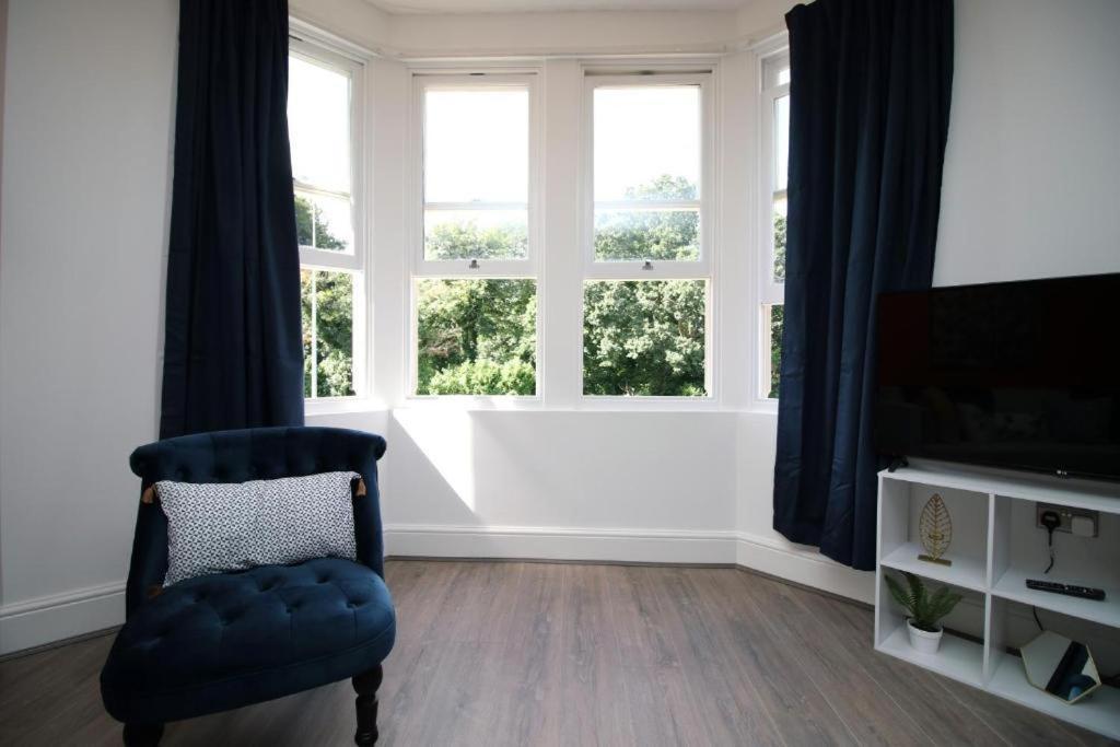 Chic 3-bed Near Cardiff's Sights *