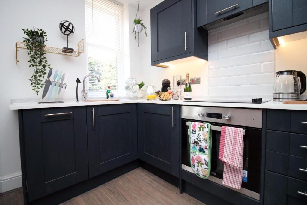 Chic 3-bed Near Cardiff's Sights * Cardiff