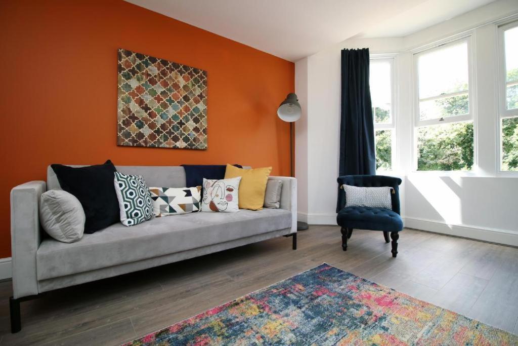 Chic 3-bed Near Cardiff's Sights Apartment
