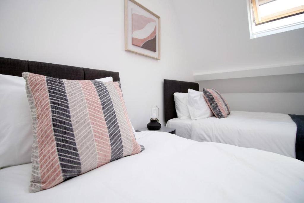 Chic 3-bed Near Cardiff's Sights Apartment Cardiff