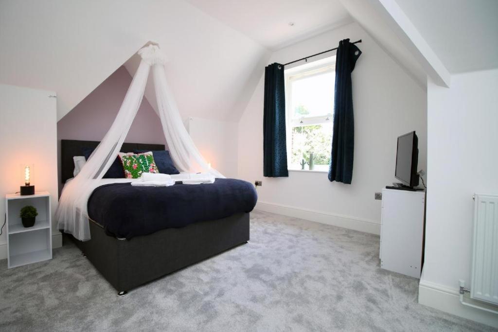 Chic 3-bed Near Cardiff's Sights Apartment *